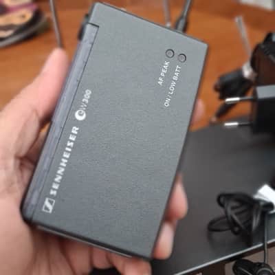Sennheiser Diversity Receiver EM 300+SK300 Transmitter image 11