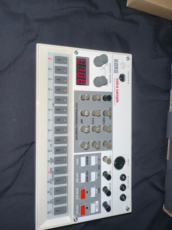 Korg Volca Sample Digital Sample Sequencer 2010s - White image 1