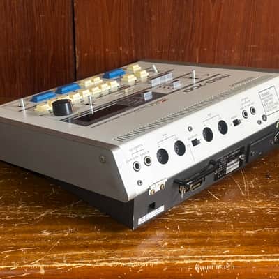 Roland MSQ-700 MIDI DCB multi-track digital keyboard recorder image 5