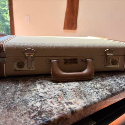Fender Dealer Exclusive Briefcase  - Tan Tolex image 4