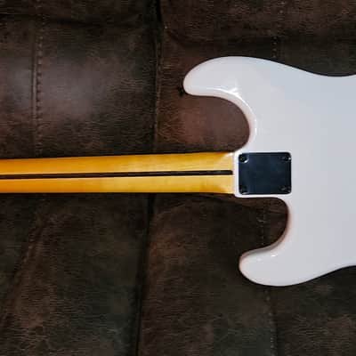 Partscaster Stratocaster Tom Delonge Inspired - White image 9