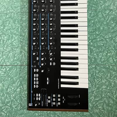 Novation Summit Black/brown image 4