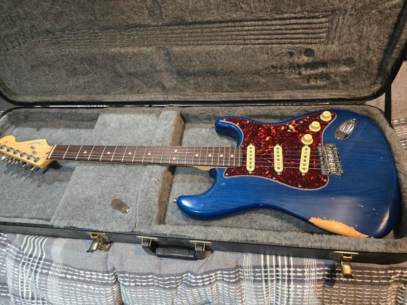 Fender Highway One Stratocaster with Rosewood Fretboard 2005 - Sapphire Blue Transparent