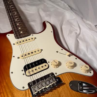 Fender Sienna Sunburst Stratocaster HSS image 2