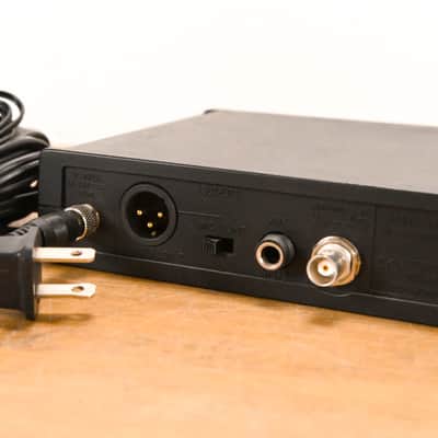 Shure ULXS24/58 Handheld Wireless System - G3 Band: 470-506 MHz CG010X4 image 7