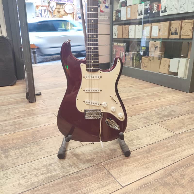 Fender Stratocaster Standard 2006 - Wine Red Maroon