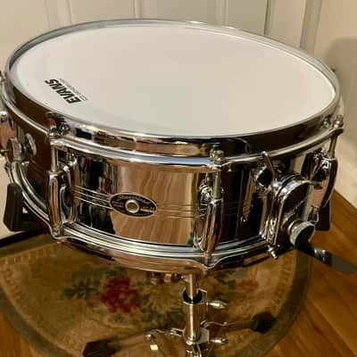 Immagine Slingerland No. 130 Gene Krupa Sound King 5x14" 8-Lug Chrome Over Brass Snare Drum with Zoomatic Strainer 1963 - 1977 - Chrome - 2