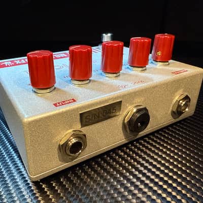 Mojo Hand FX Sericon 2021 - Present - Silver / Red image 8