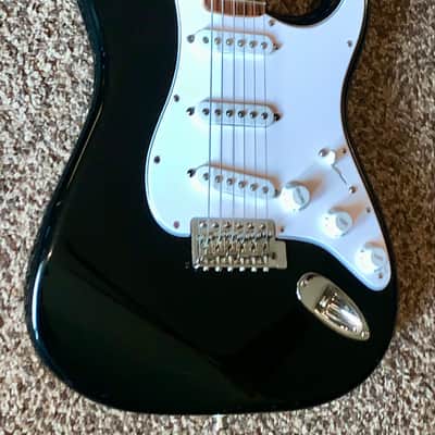 2008 Fender Standard Stratocaster  with Rosewood Fretboard black electric guitar image 4