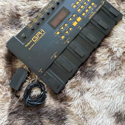 Roland GR-1 Guitar Synthesizer 1992 - 1996