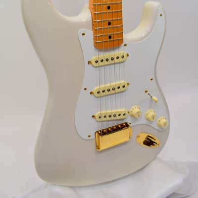 2007 Fender American Vintage 1957 Commemorative Stratocaster Electric Guitar, Maple Fingerboard, White Blonde w/ Case image 3