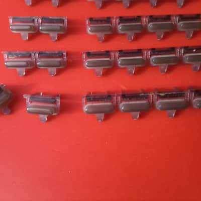 KORG T1 ORIGINAL FULL SET BUTTONS 5X4 BUTTONS 5X2 (one of the 2 BUTTON broken) image 2