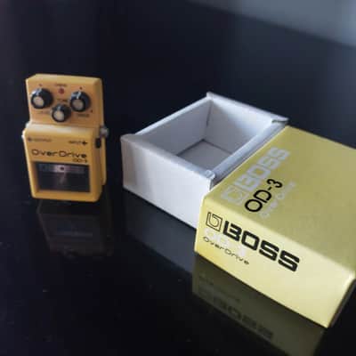Boss Rare OD-3 desk clock 1998 & Keyring image 6