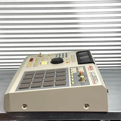 Akai MPC2000XL MIDI Production Center image 3