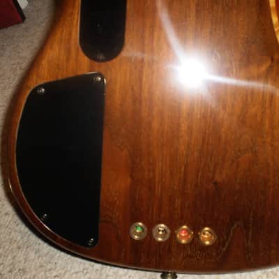 Fender American Deluxe Zone Bass 2002 - Walnut image 9