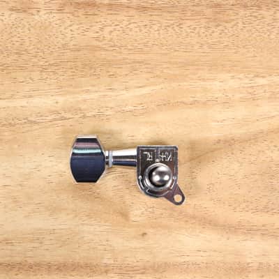 Squier Stratocaster Set of 6 Inline Tuning Machines 2010s - Chrome image 4