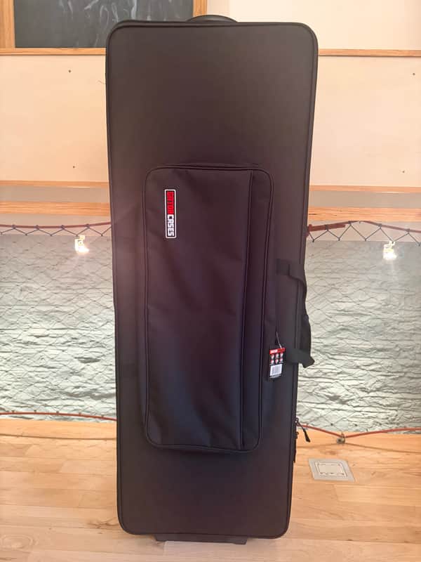 Gator GK-76 Semi-Rigid Lightweight 76-Key Keyboard Case 2010s - Black image 1