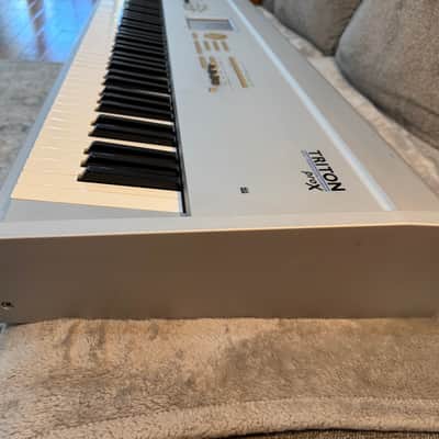 Korg Triton Pro X 88 + Very Nice + OS 2.0.0 + FAST SAFE SHIP + 64mb Ram upgrade image 8