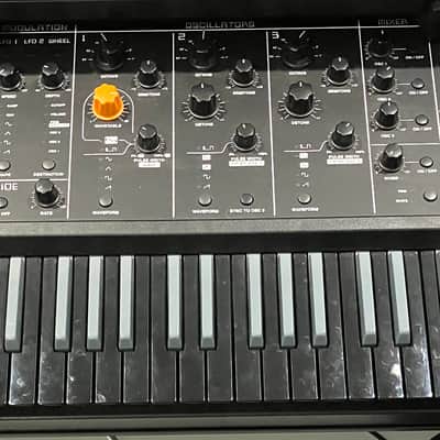 Studiologic Sledge 2.0 Polyphonic Virtual Analog Synthesizer