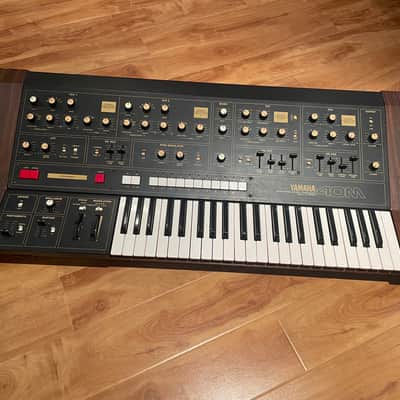 Yamaha CS-40M Duophonic Synthesizer 1979 - 1986 - Black