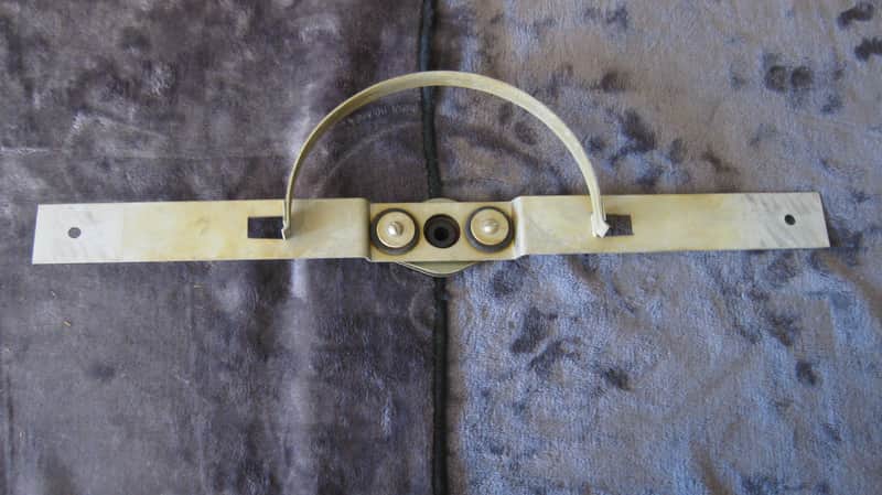 Leslie Speaker 122 Bearing Bracket image 1