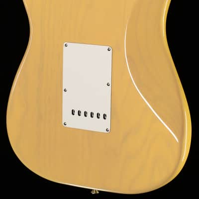 Fender American Vintage II 1957 Stratocaster Maple Fingerboard Vintage Blonde (617) image 2