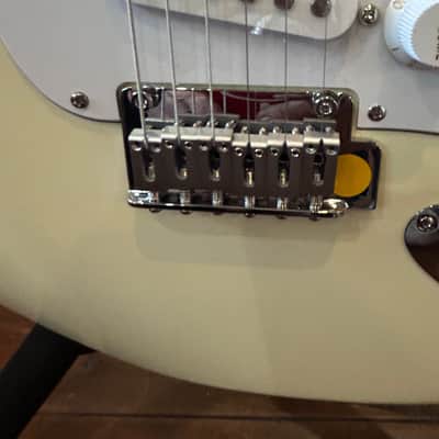 Fender Standard Stratocaster 2025 - Olympic White /7lbs. 9.6oz. #ICF24006389 image 3