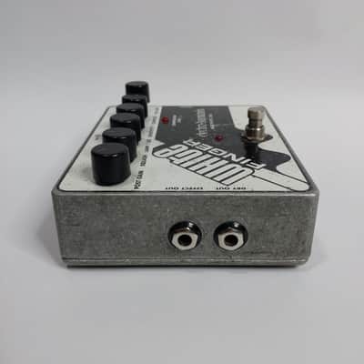 Electro-Harmonix White Finger Analog Optical Compressor with 40V Power Supply image 4