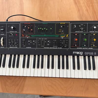 Moog Opus 3