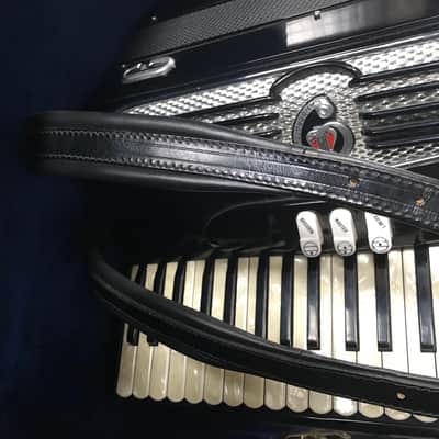 Giulietti Bassetti S2 37 Bass Accordion with Electronics RARE CLEAN image 13
