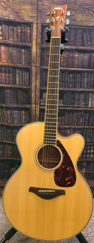 Yamaha FJX720SC Medium Jumbo Acoustic Guitar - Natural w/Case image 1