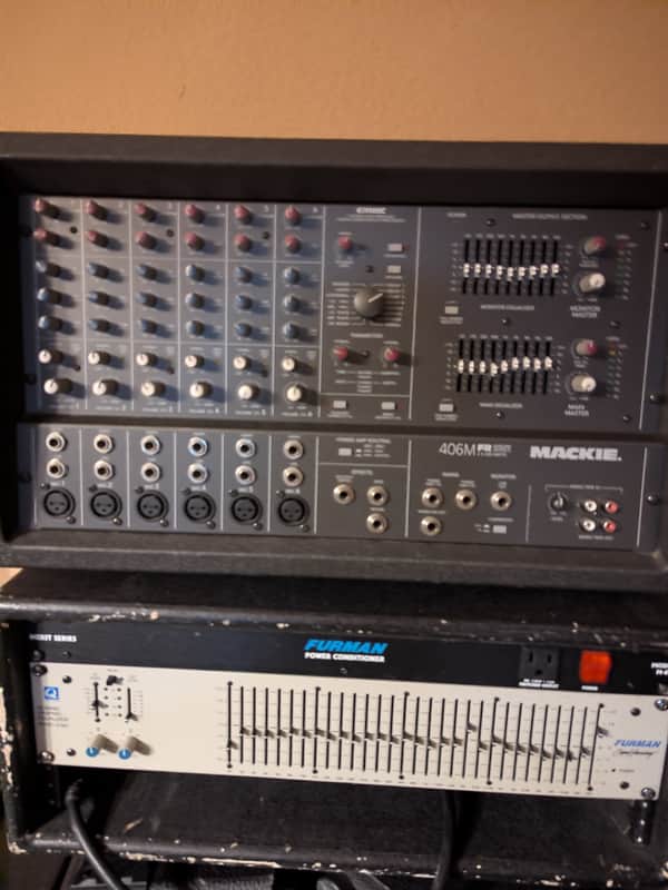 Mackie 406M 6-Channel 500-Watt Powered Mixer 2000 - 2009 - Gray imagen 1