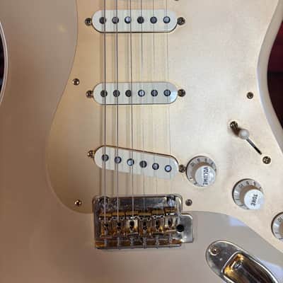 Fender Mexican Stratocaster (Gold Hardware) image 4