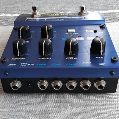 Akai E2 Headrush Delay/Looper image 3