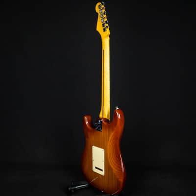 Fender  American Professional II HSS Stratocaster  Sienna Sunburst Maple Fingerboard 2022 (US22108129) image 10