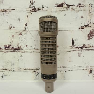 Electro-Voice RE27N/D Cardioid Dynamic Broadcast Microphone W/ Mic Stand/Clip image 5