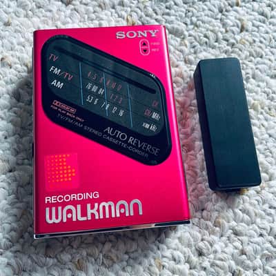 [RARE]Sony WM-F203 Walkman Cassette Player, Ultra Beautiful Red ! Running : ) image 2