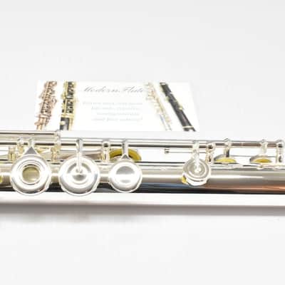 Mint Pearl 795 Elegante Semi-Pro Open Hole Flute Inline G & B Foot Sterling (MSRP $4069.99) image 8