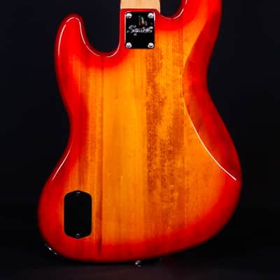 Squier Classic Vibe Active 70s Jazz Bass V, Laurel FB, Sienna Sunburst image 3