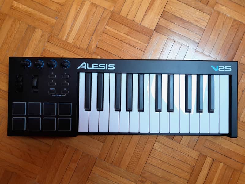 Alesis V25 25-key USB MIDI Controller with Beat Pads 2017 - 2022 - Black image 1