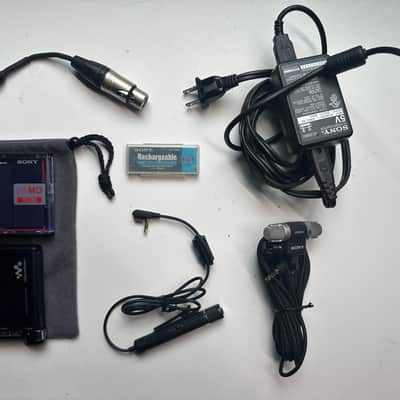 Sony MZ-M200 HI-MD Minidisc Recorder + 2 batteries + 1 HI-MD Disc + Accessories image 1