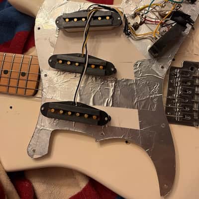 Rare 1989 Fender Squier Stratocaster USA (E9-Series) Aged Olympic White Excellent Player with Low Action image 11