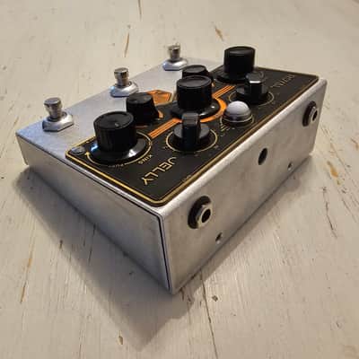 Beetronics Royal Jelly Fuzz Distortion image 3
