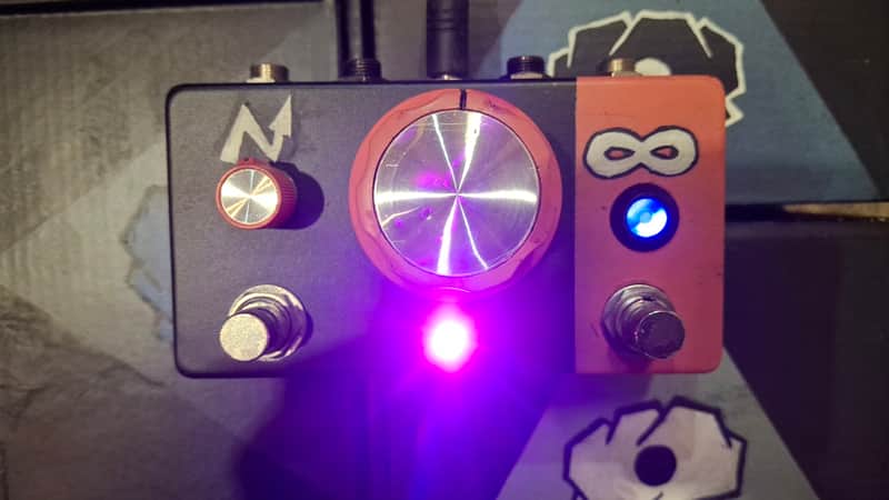 Anchored Cloud Sound JHS inspired feedback looper 2026 - Pink/black/ handpainted image 1