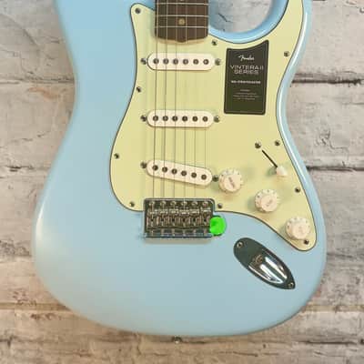 Fender Limited Edition Vintera II Road Worn '60s Stratocaster -- Sonic Blue image 3