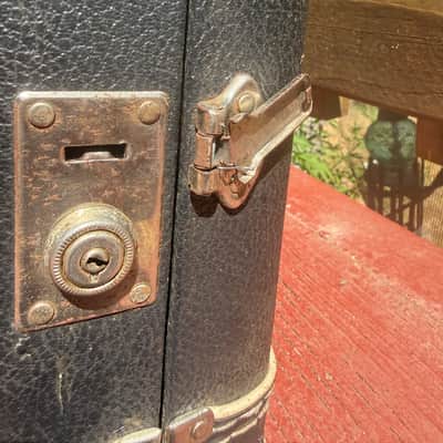 Vintage 80’s Fender P Bass Hardshell Case image 10