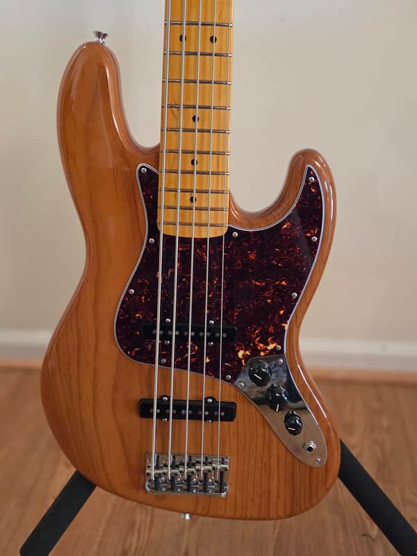 Fender American Professional II Jazz Bass V with Maple Fretboard
