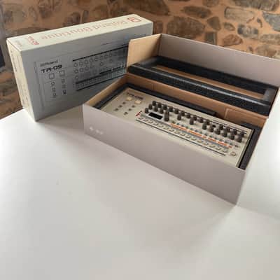 Roland TR-09 Rhythm Composer 2017 - Present - White