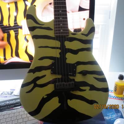 Kramer Baretta/George Lynch Custom paint Tiger .....Mint condition great deal image 1