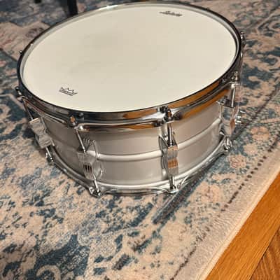 Ludwig LA654BM Acrolite 6.5x14" 10-Lug Aluminum Snare Drum with P86C Strainer 2023 - Present - Brushed Aluminum image 2